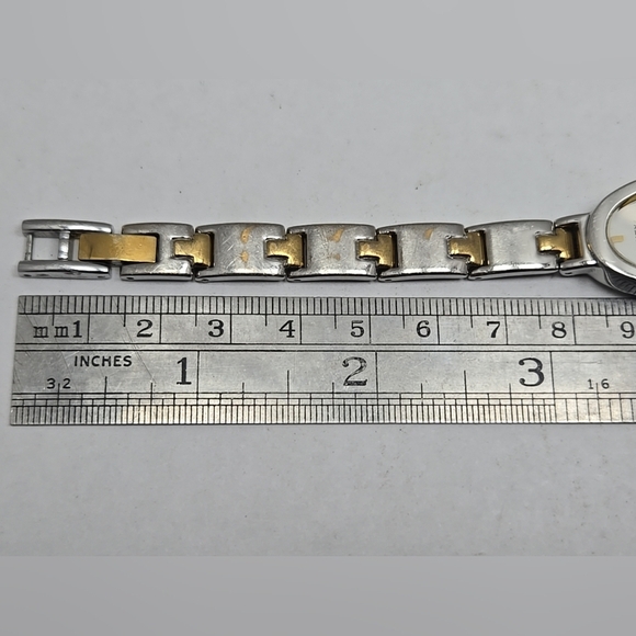 Womens Timex N5 Two-Tone Watch Mother Of Pearl Dial New Battery - Picture 8 of 11